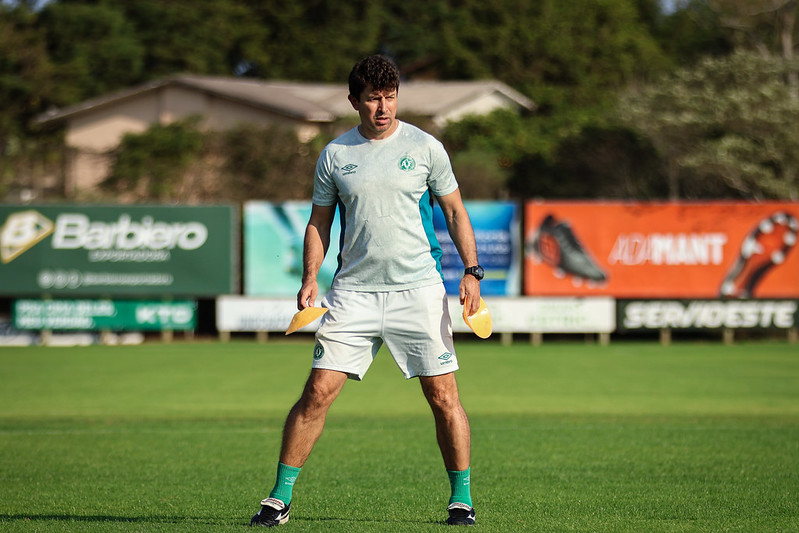 Técnico da Chapecoense fala em retomar força dentro de casa contra o Guarani
