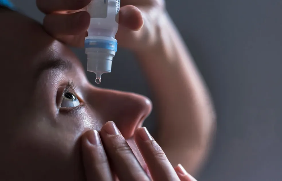 Uso excessivo de celular pode causar síndrome dos olhos secos