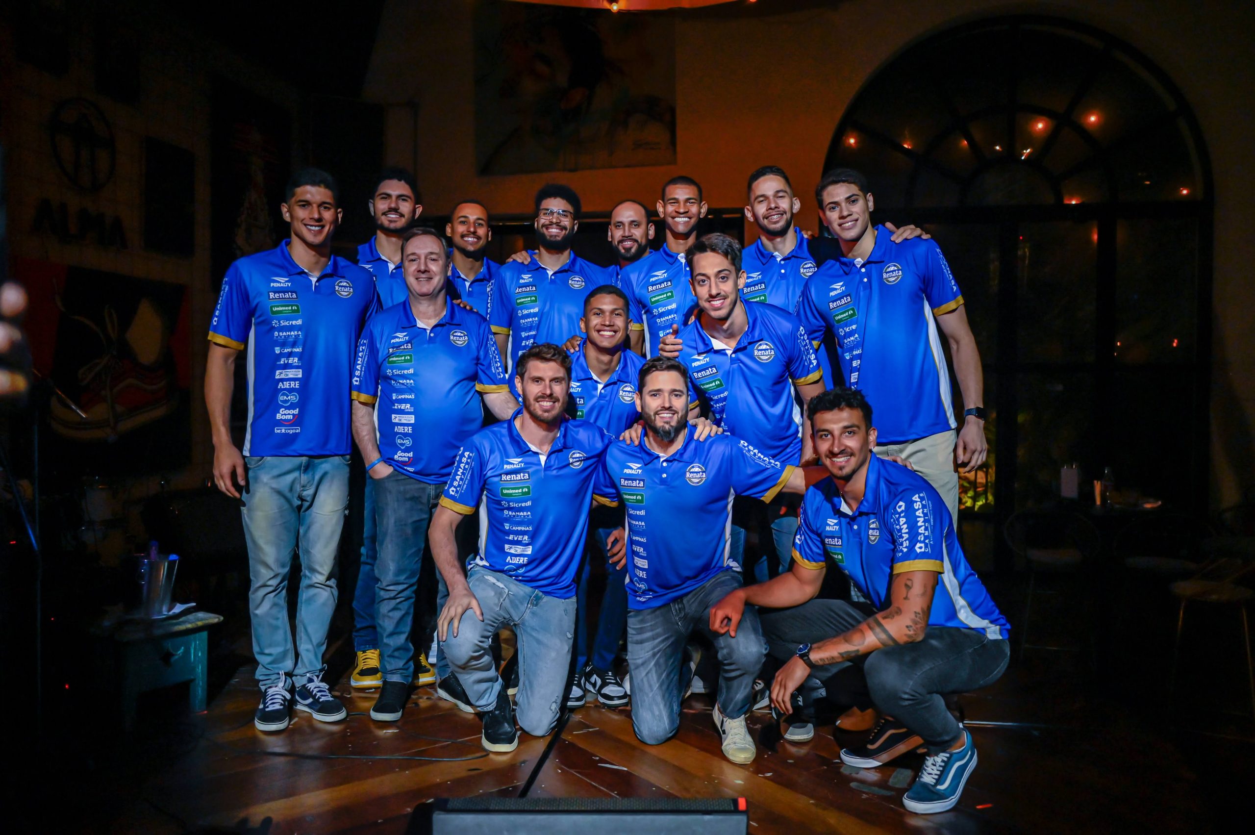 Vôlei Renata apresenta elenco para temporada; Ouça a coluna “Toque de Ouro” com André Heller e Bruninho