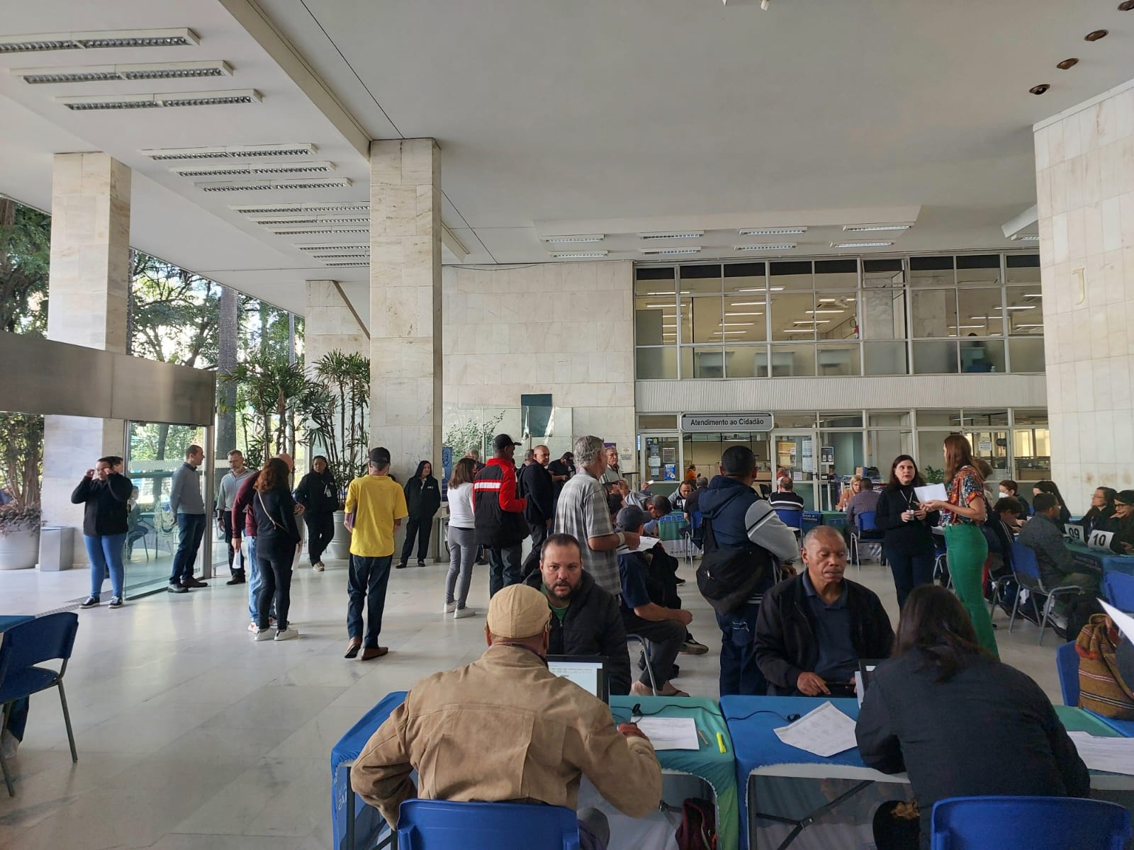 Feirão de emprego reúne diversos trabalhadores em Campinas