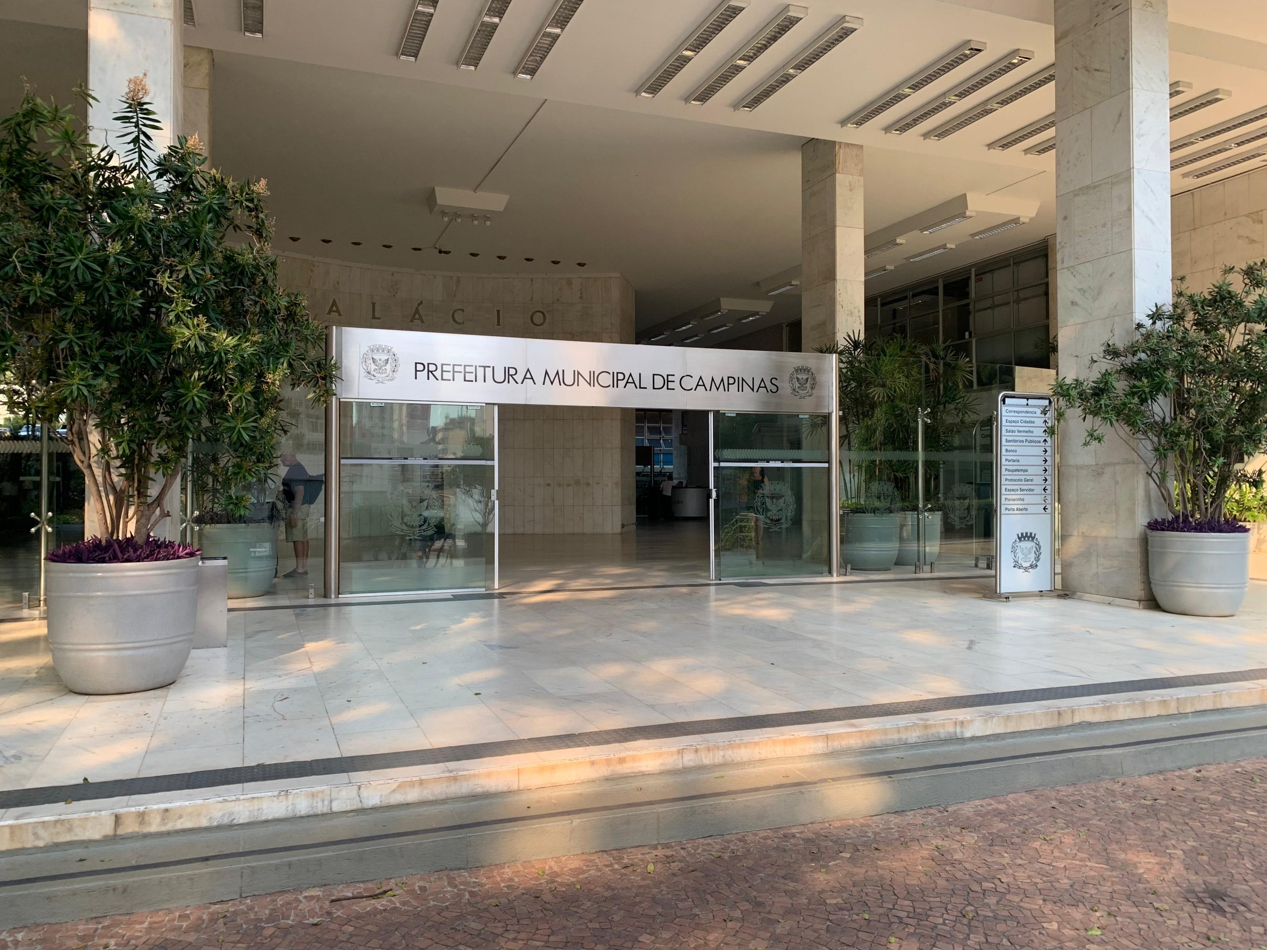 Orçamento 2025 deve crescer 15%; Educação e Saúde são prioridades