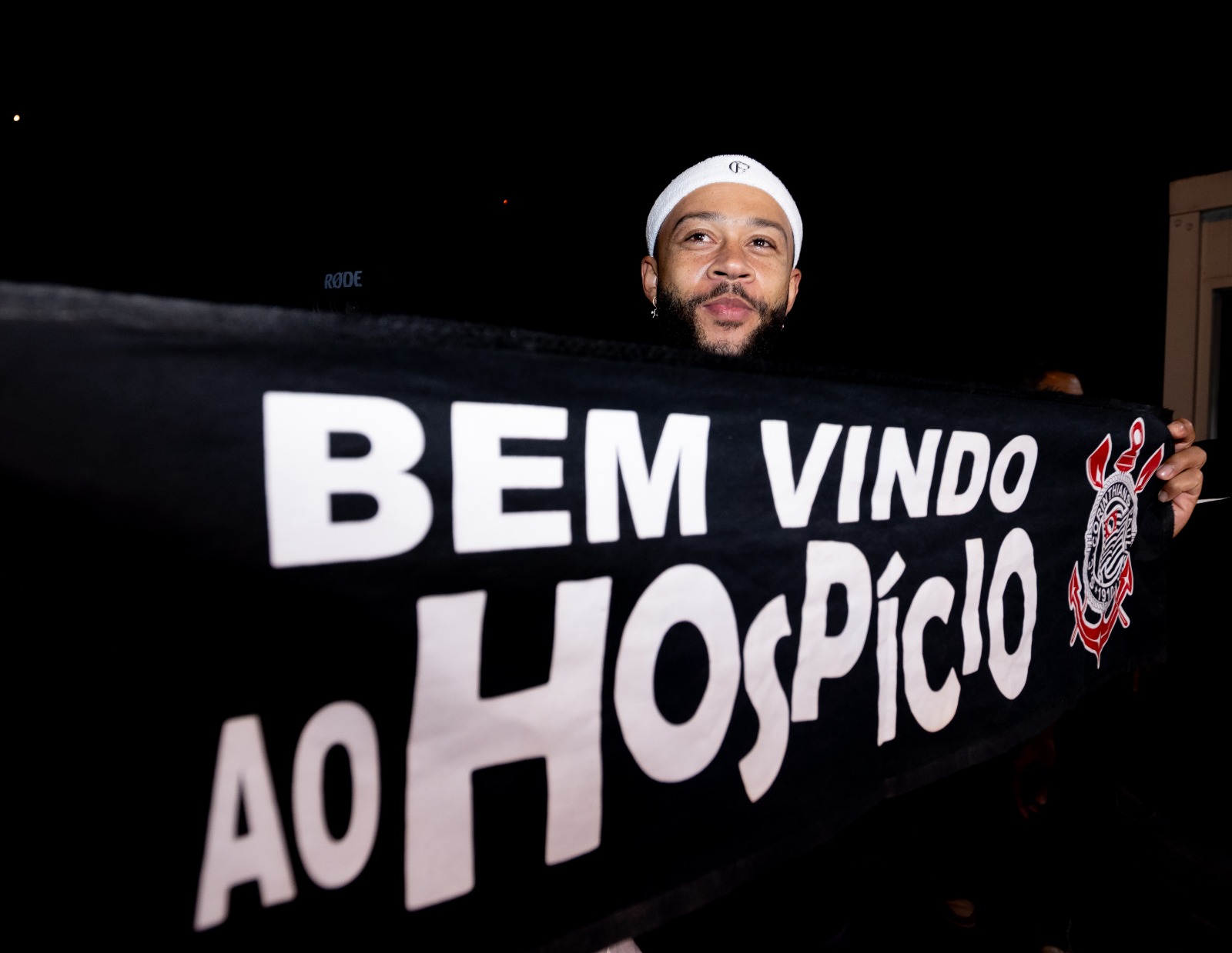 Em apresentação, Memphis Depay fala sobre como quer jogar no Corinthians