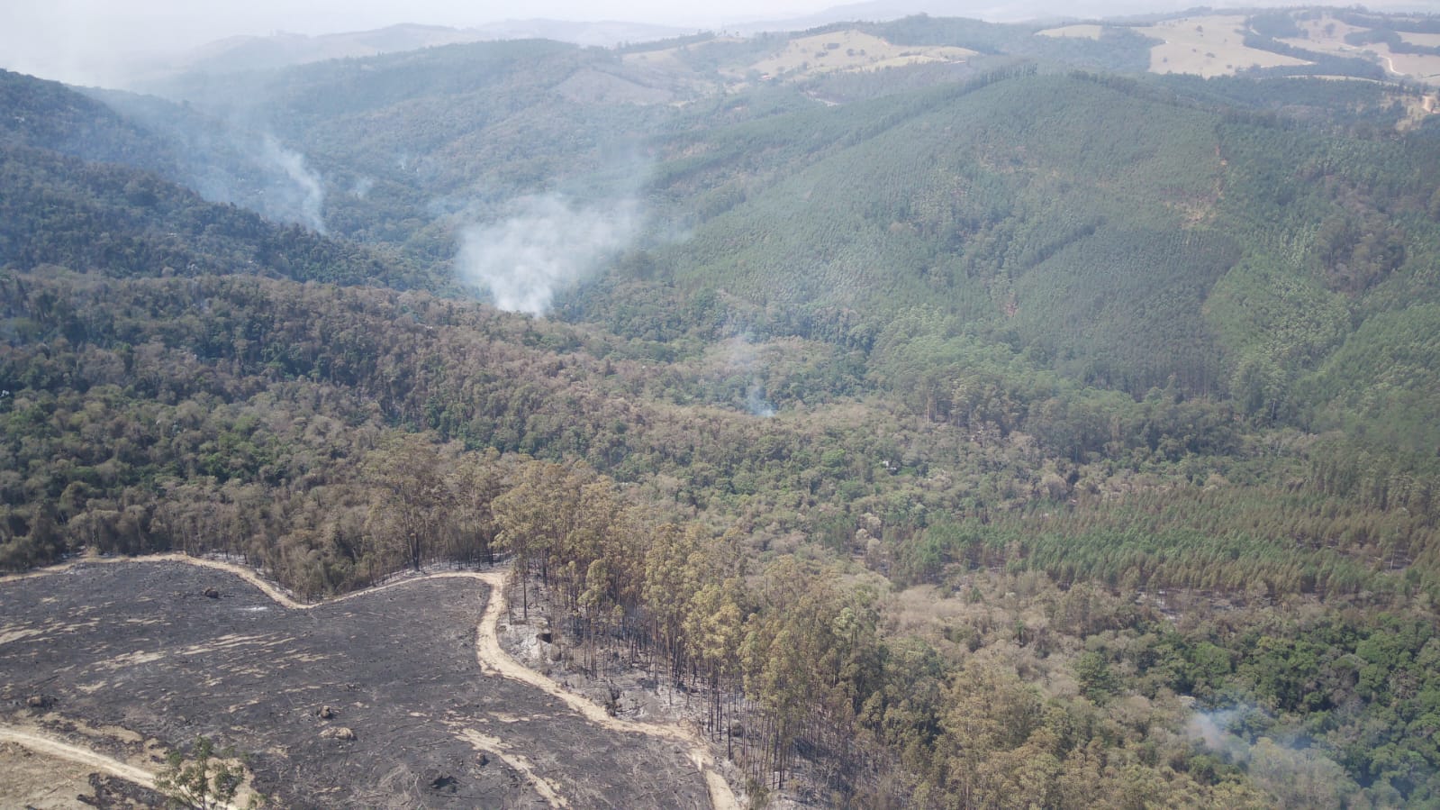 Defesa Civil monitora região de incêndios em Sousas e Joaquim Egídio