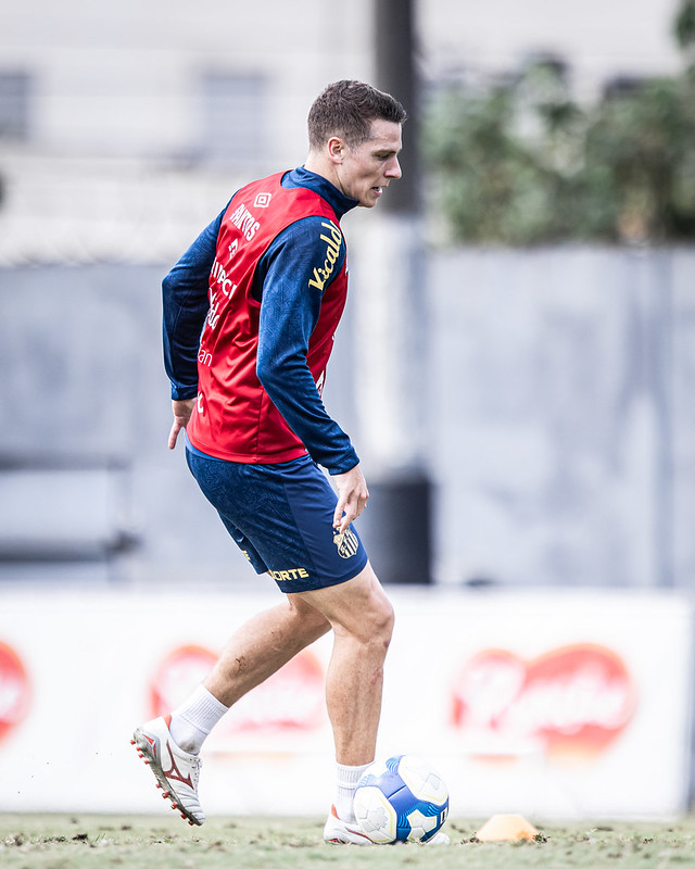 Em jogo-treino, Carille esboça o Santos para enfrentar o Brusque