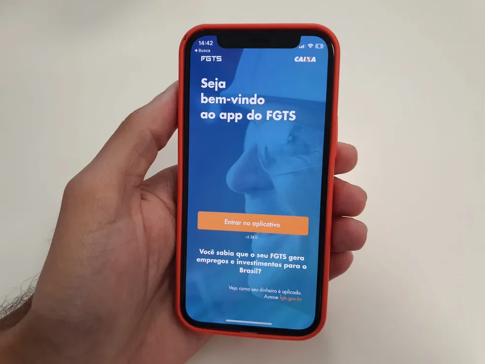 Fim do saque-aniversário do FGTS tem gerado discussões entre trabalhadores e especialistas