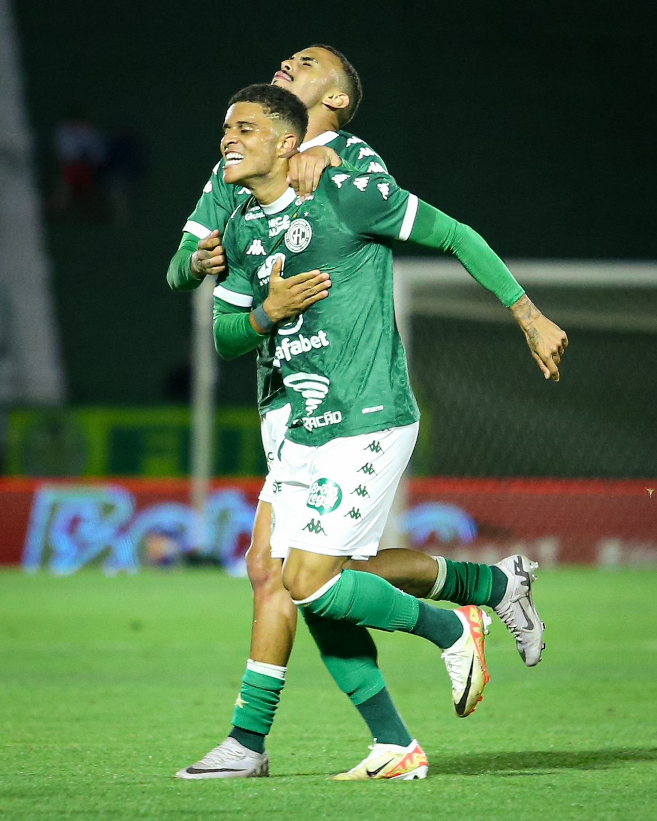 Valente, Guarani vence Mirassol com frango do goleiro Alex Muralha