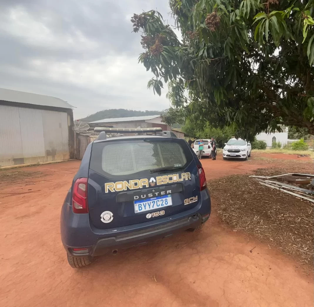 Mulher é encontrada morta dentro de casa em Socorro