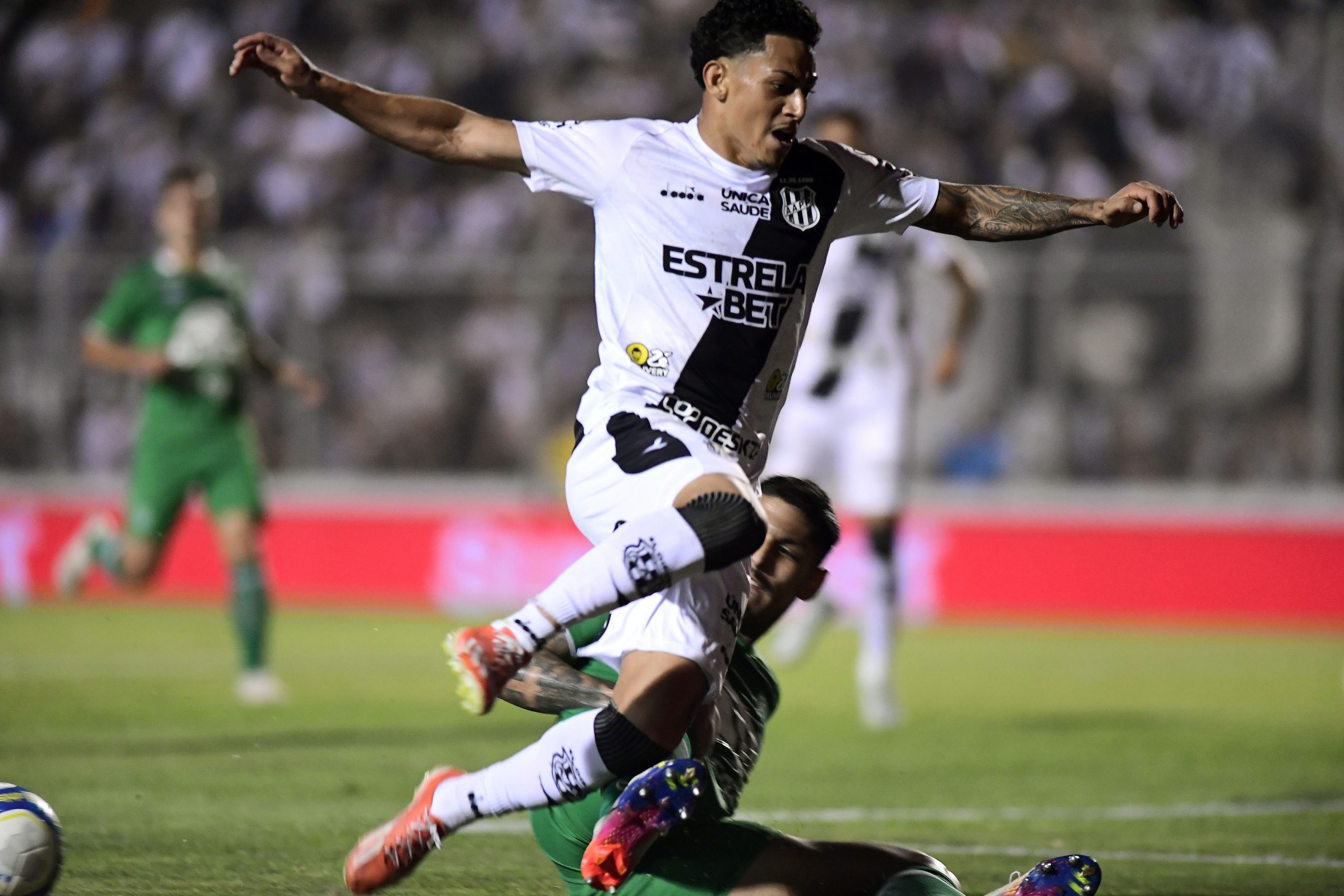 Ponte Preta perde e já começa se sentir ameaçada pelo rebaixamento