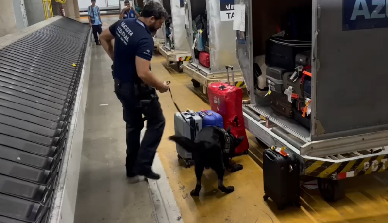 Dois são presos tentando embarcar com 5kg de cocaína em Viracopos