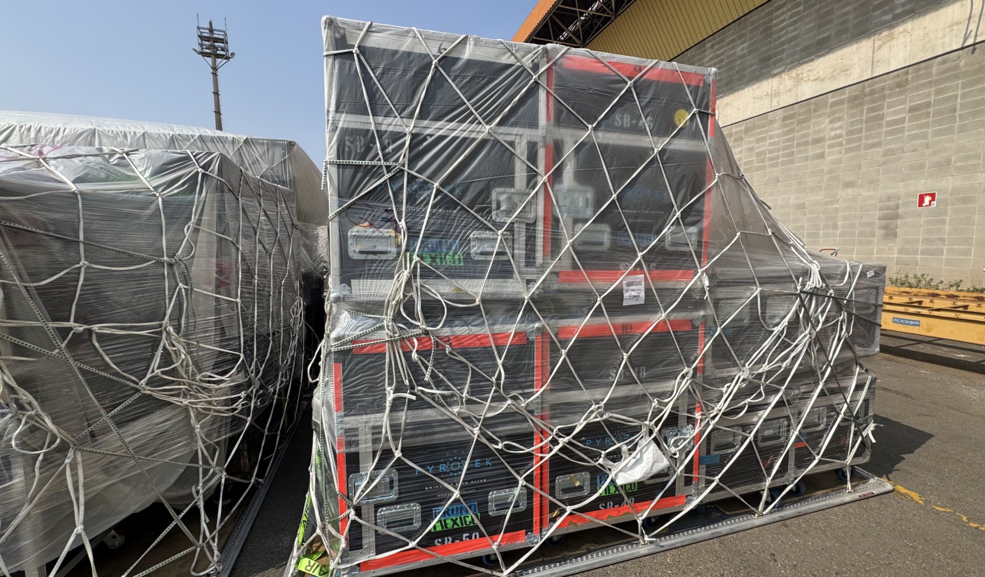 Equipamentos para show do Bruno Mars chegam em Viracopos