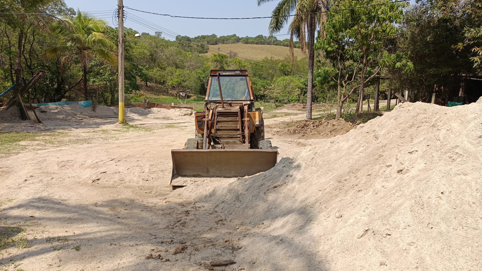 Sítio com extração clandestina de areia é localizado em Campinas