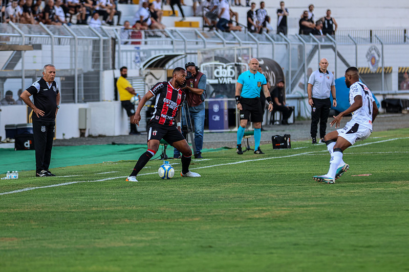Após derrota em Campinas, Zanardi cobra mais finalizações no Botafogo-SP