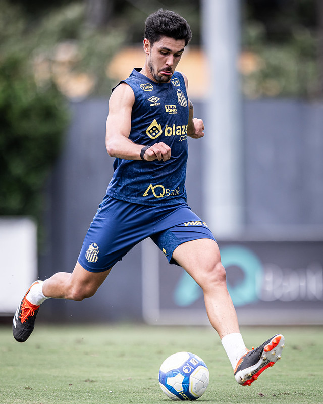 Com problemas na defesa, Santos enfrenta o Ituano para tentar encaminhar o acesso