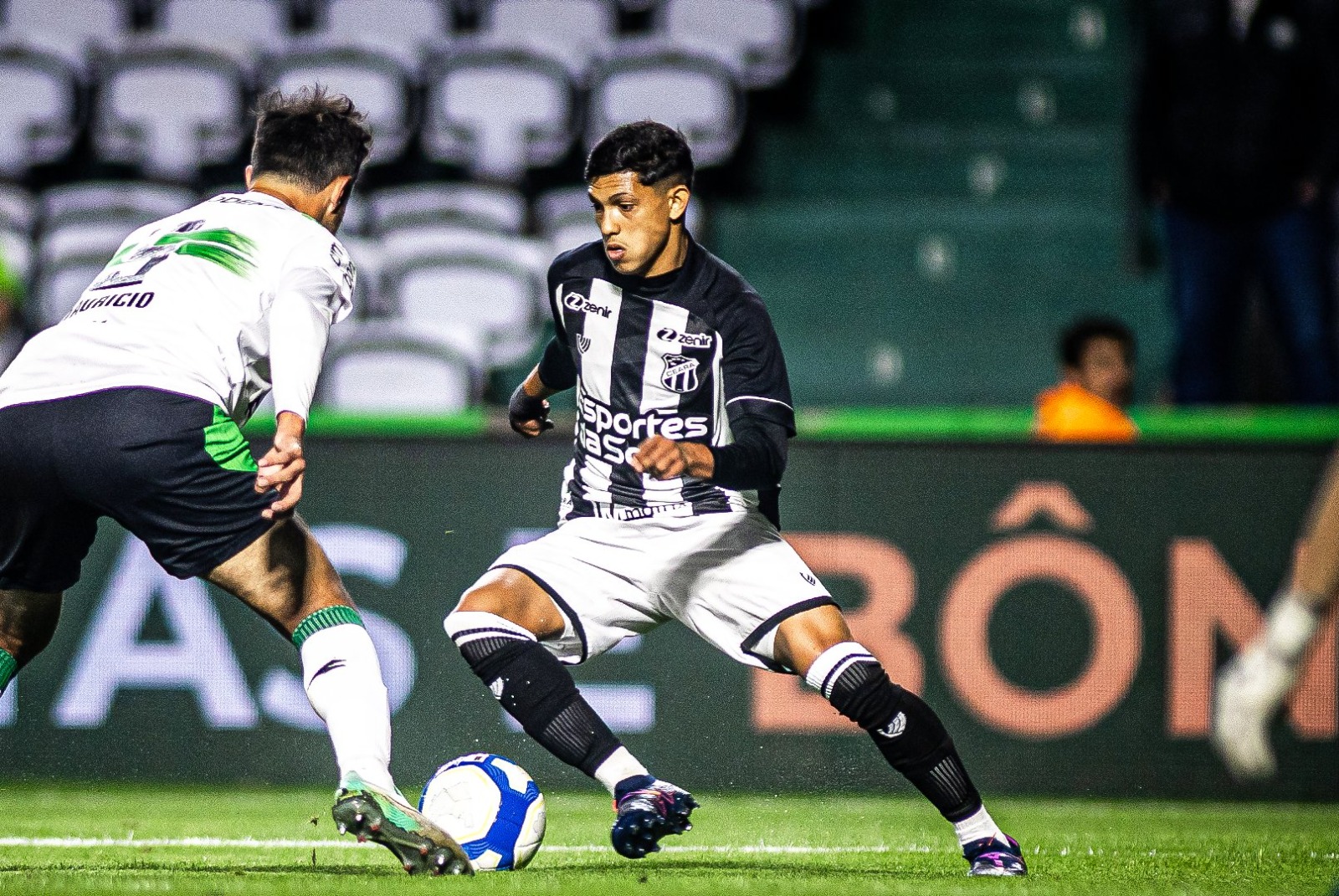 Focado no acesso, Ceará treina para encarar a Ponte no Castelão