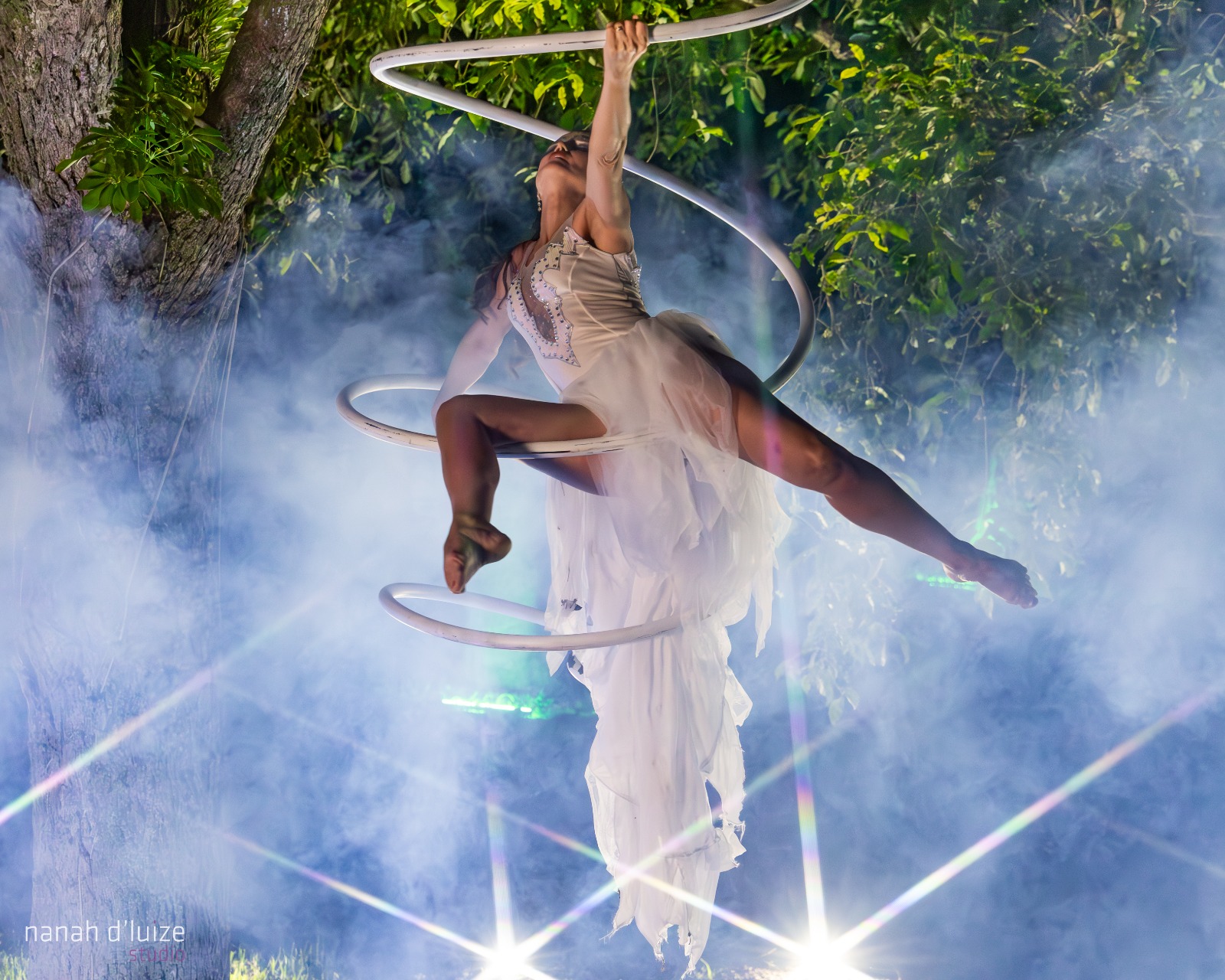 Espetáculo “Faça Amor, Não Faça Guerra”, com Eliana Favarelli, chega em Americana neste final de semana