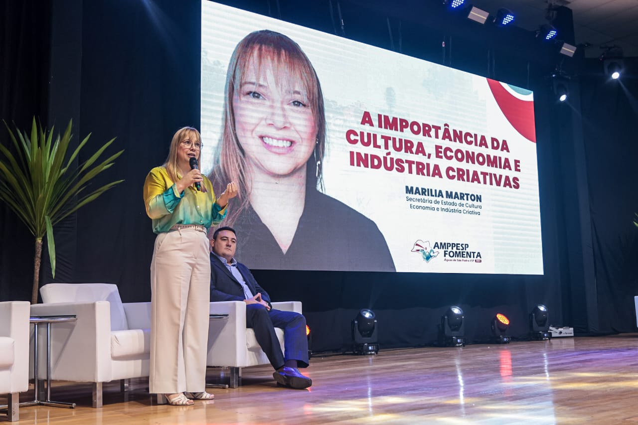 Estado apresenta projeto de incentivo à cultura para pequenos municípios durante congresso