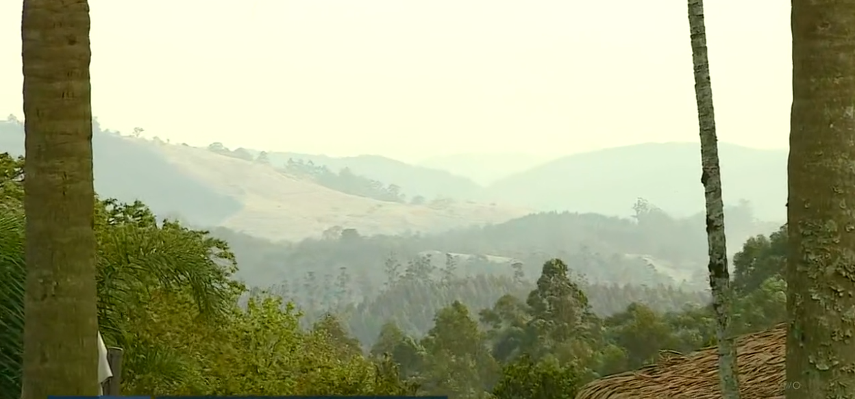 Queimadas atingem três cidades da região; moradores enfrentam fumaça