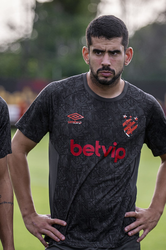 Técnico Pepa tem dúvida no ataque para definir o Sport Recife contra o Guarani