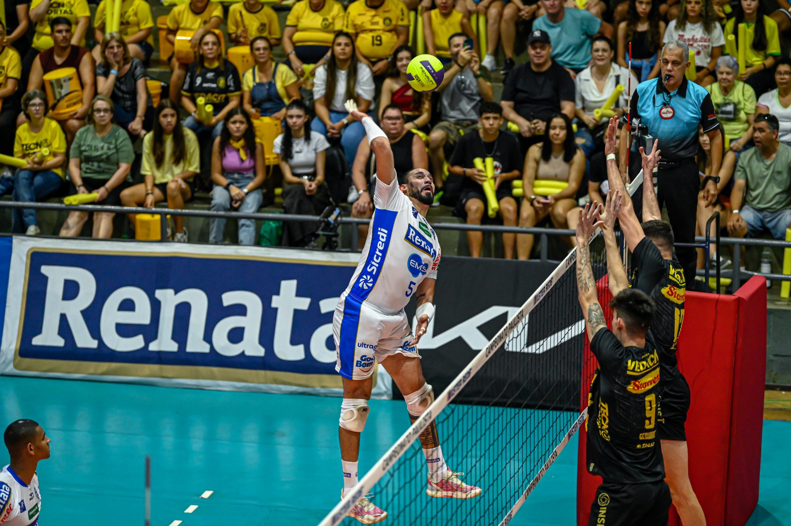 Vôlei Renata vence Guarulhos e fica próximo da final do Campeonato Paulista