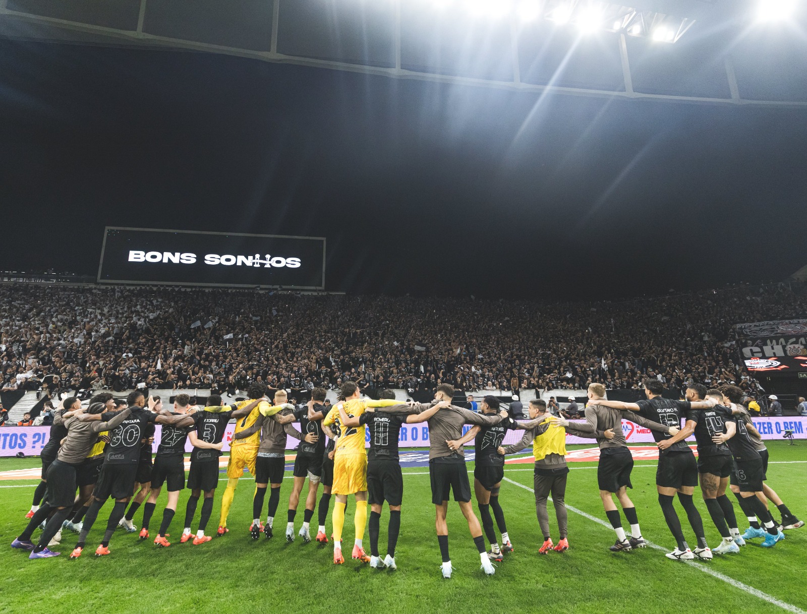 Ainda em estado de euforia, Ramon começa  a pensar na formação do Corinthians contra o Vitória