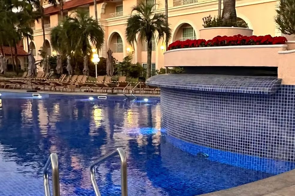 Criança ficou submersa por 7 minutos em piscina de resort em Campinas; cabelo foi “sugado” por dispositivo de cascata 