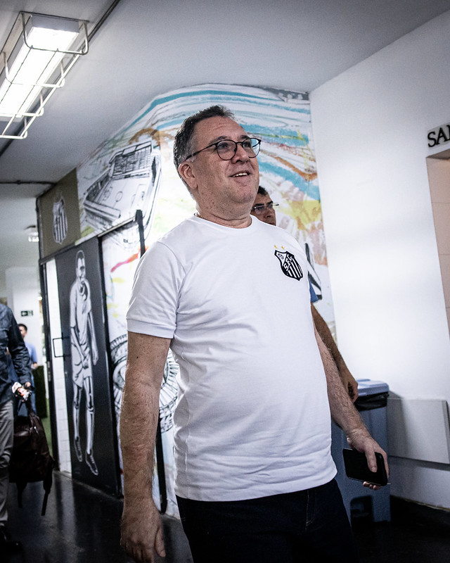 Diretoria do Santos faz acordo com técnico Fábio Carille