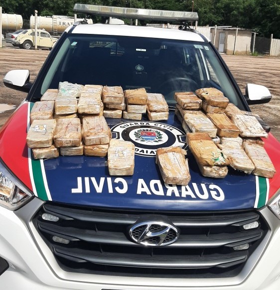 GCM de Indaiatuba apreende 54 kg de cocaína escondidos em sacos pretos