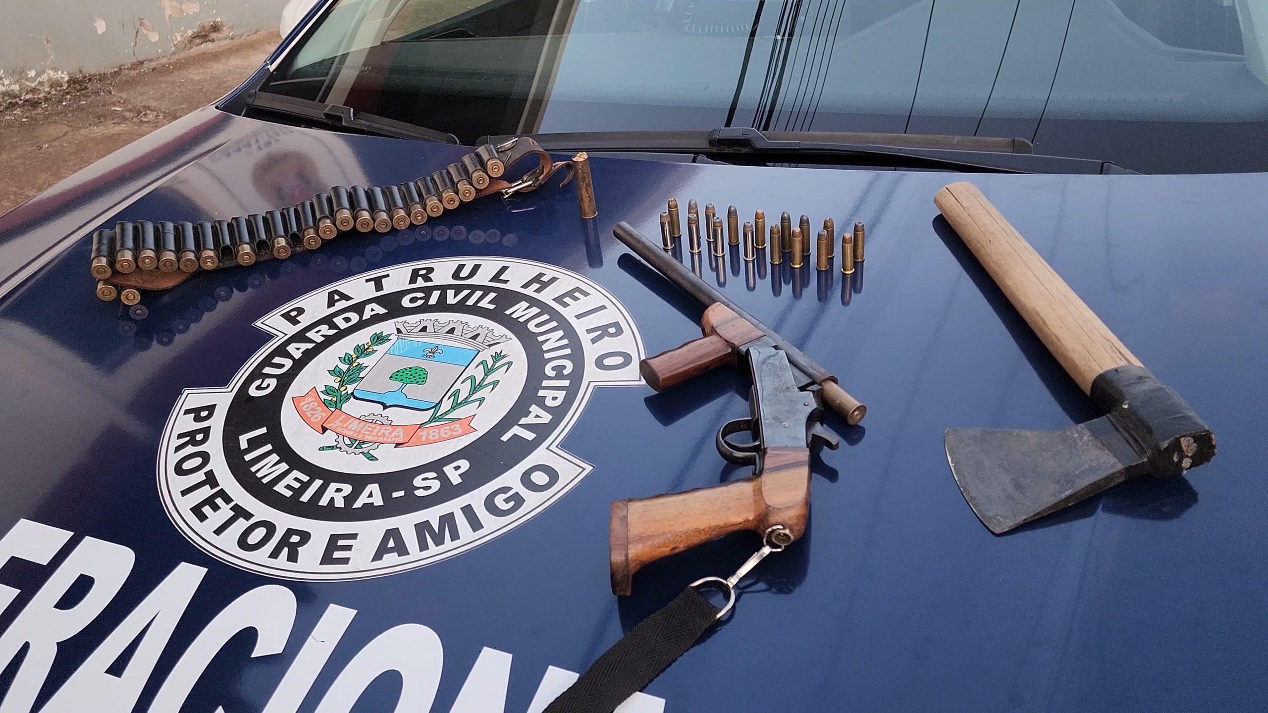 Homem é preso após sequestrar a companheira em Limeira