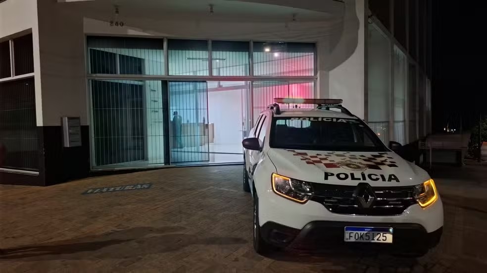 Homem esfaqueia esposa e filha de 10 anos aciona PM em Artur Nogueira