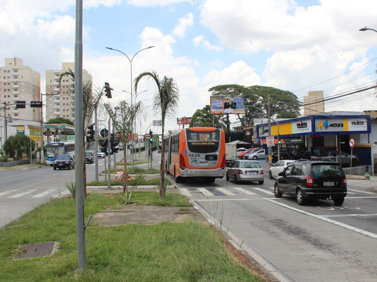Av. das Amoreiras terá videomonitoramento para fiscalizar motoristas que desrespeitarem faixas do BRT