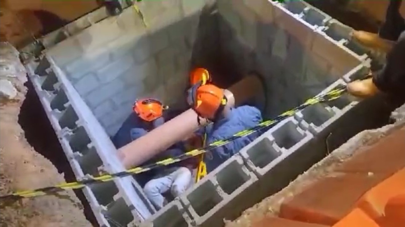 Motociclista fica ferido ao cair em buraco de obra em Campinas