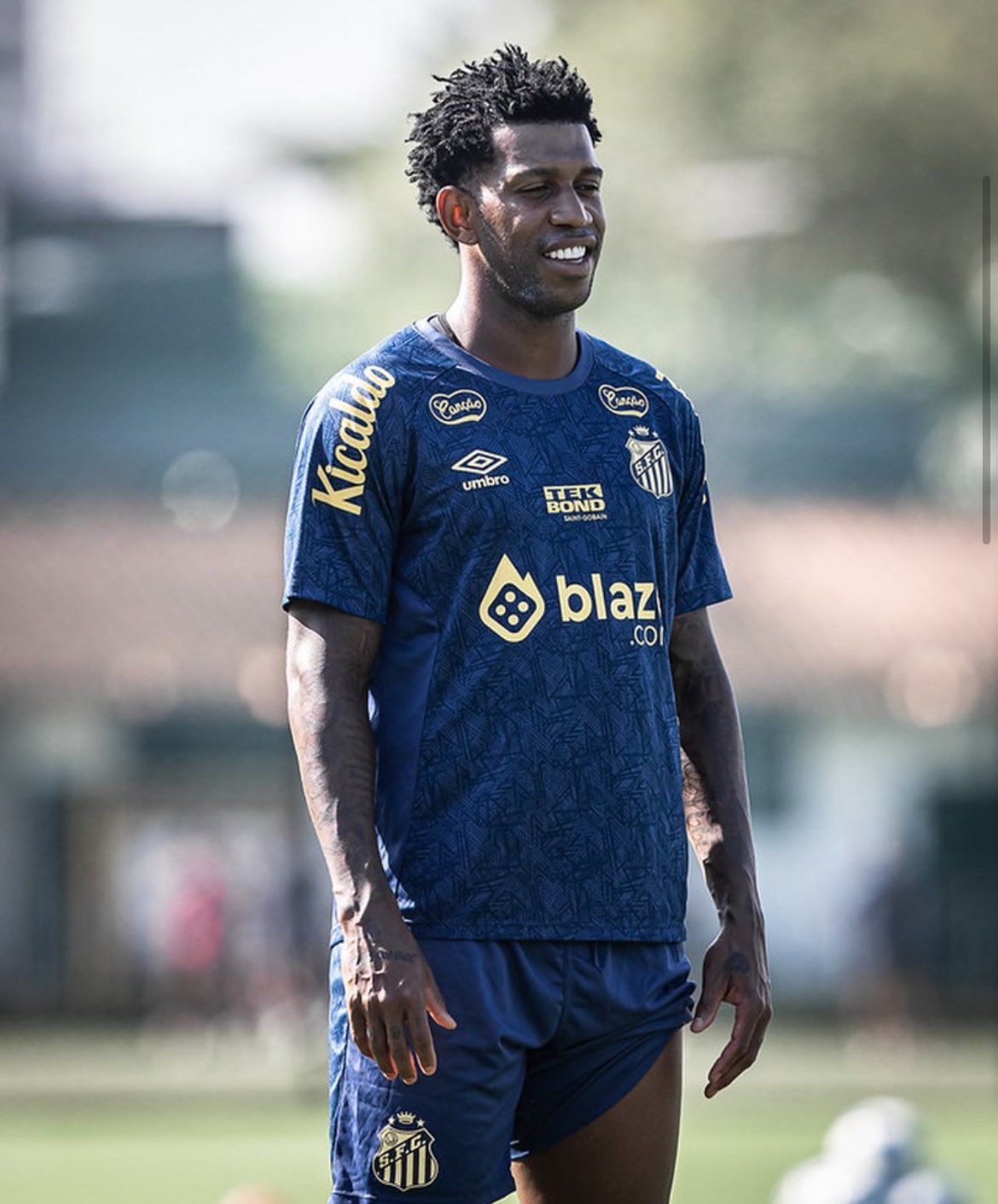 Pensando em 2025, Santos tem interesse na renovação de contrato do zagueiro Gil