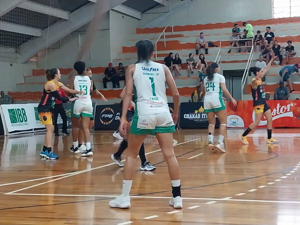 Unimed Campinas Basquete sai na frente de Ourinhos nas quartas de final do Paulista