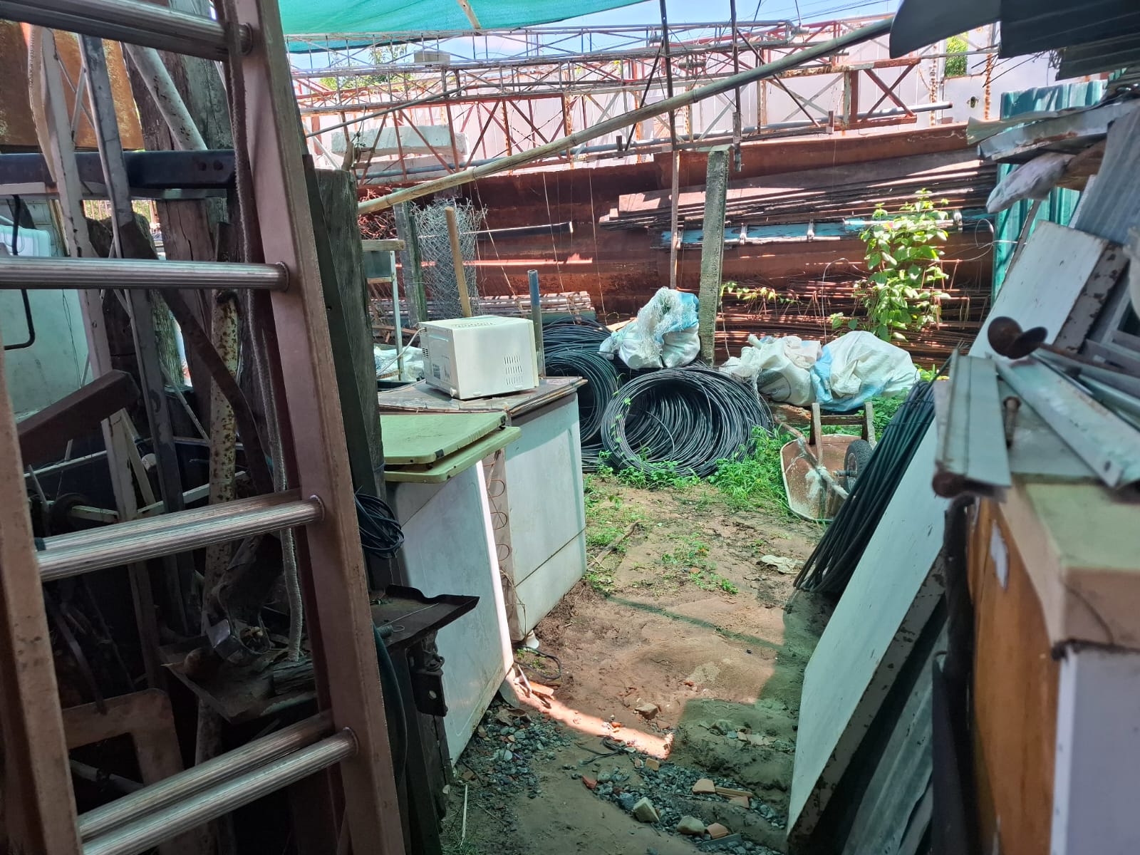 DEIC faz operação contra roubo de fios de cobre na região; 4 foram presos