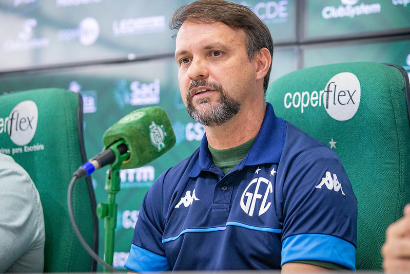 Apresentado, técnico Maurício Souza fala em ofensividade no Guarani