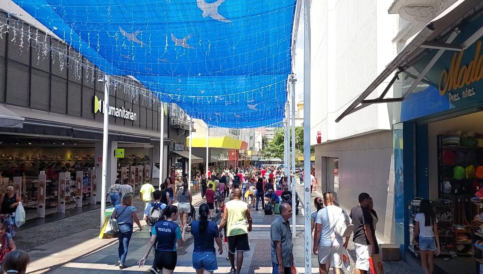 Movimento intenso no comércio central de Campinas é impulsionado pelo Natal e 13º salário