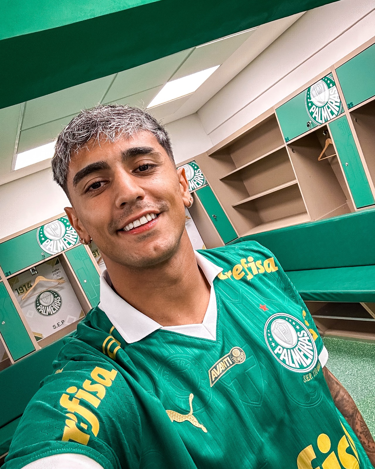 Palmeiras confirma Facundo Torres. Paulinho acertou e Andreas Pereira segue em pauta