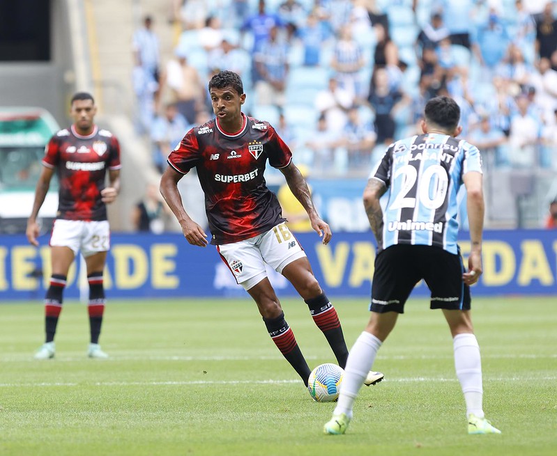 Autor de gol do São Paulo, Luiz Gustavo deve renovar com o clube para 2025