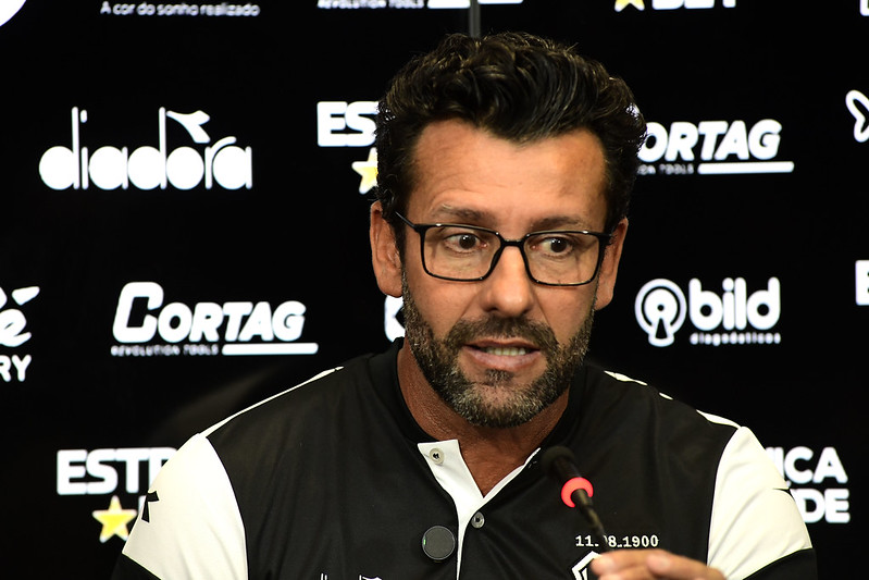 Sob comando de Valentim, Ponte trabalha em renovações de contratos e contratações