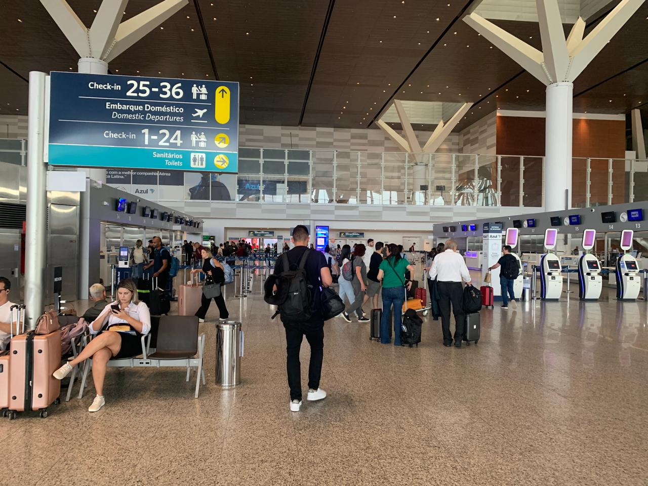 Voos cancelados em Viracopos causam transtornos a passageiros