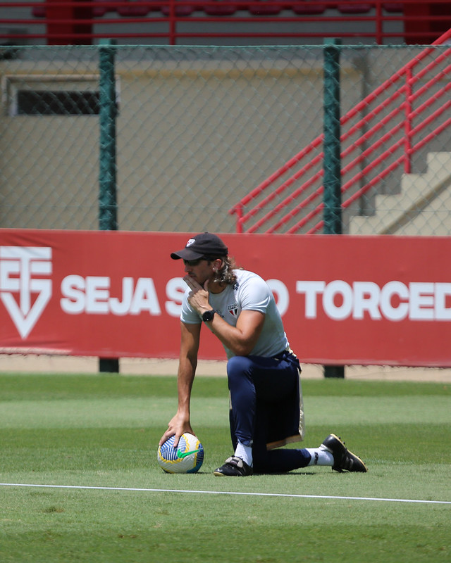 Técnico Zubeldía aposta em Oscar e Lucas como titulares no São Paulo