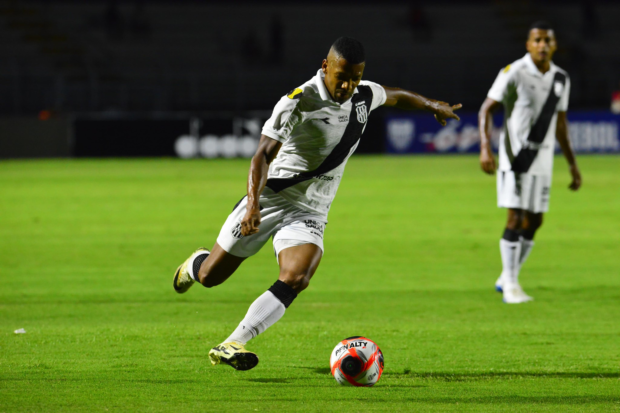 Após dois empates em casa, Ponte Preta viaja até Limeira para enfrentar a Inter