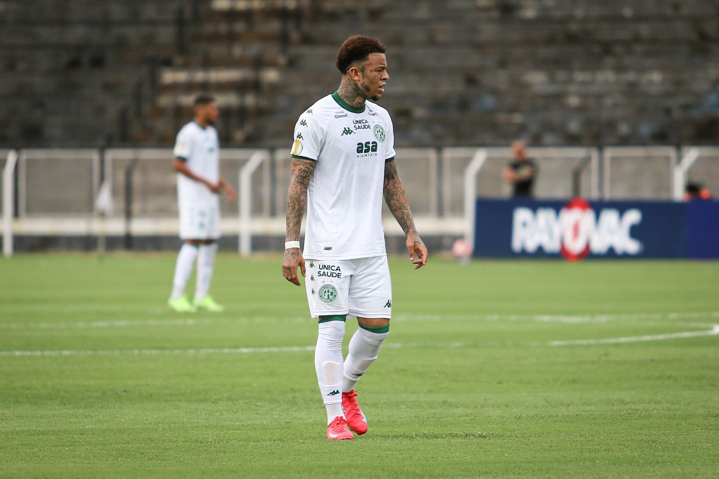 Após estreia no time titular do Guarani, Rafael Bilu projeta duelo contra o São Paulo