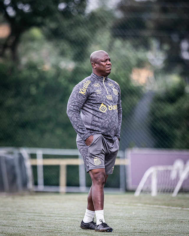 Diretoria do Santos anuncia pacote de demissões na comissão técnica