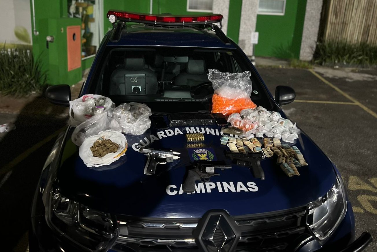 Homem é preso por tráfico e com arma da PM na Vila Padre Manoel da Nóbrega