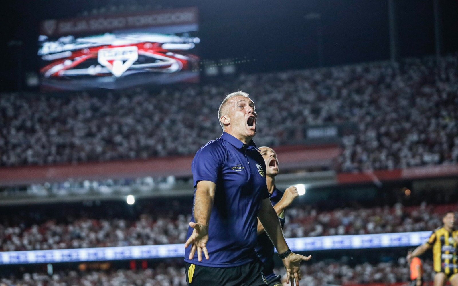 Com base mantida, Eduardo Baptista mantêm pés no chão no comando do Novorizontino