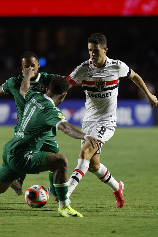 Satisfeito com vitória tricolor, Zubeldía pede atenção no clássico com o Corinthians