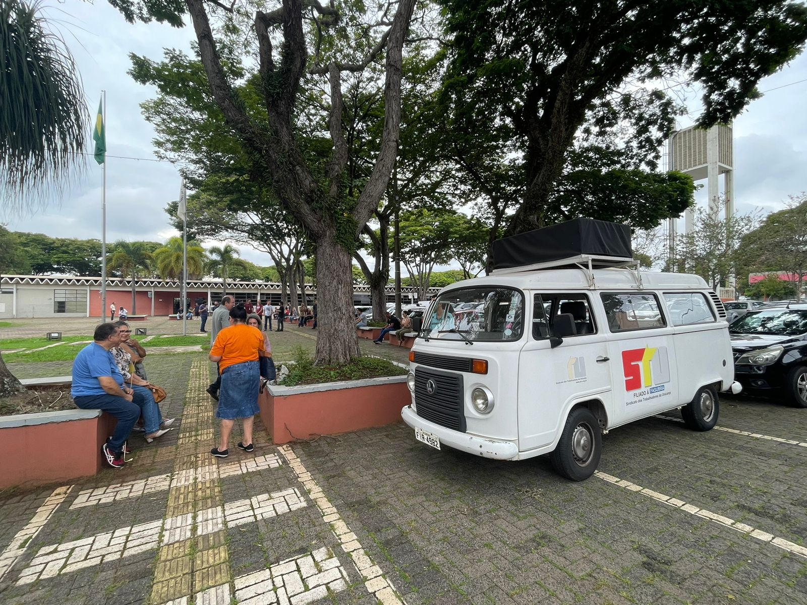 Servidores da Unicamp reclamam problemas no serviço de ônibus fretado