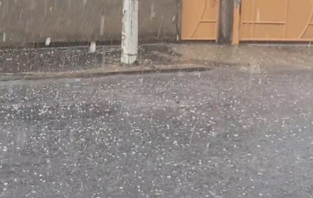 Tempestade de granizo derruba 20 árvores em Americana