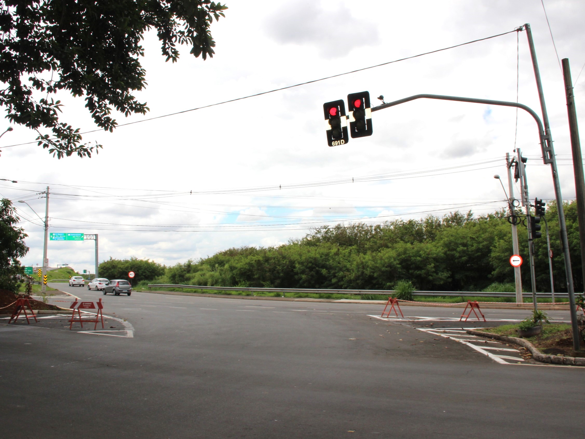 Trecho da Av. Aladino Selmi terá bloqueio total neste domingo